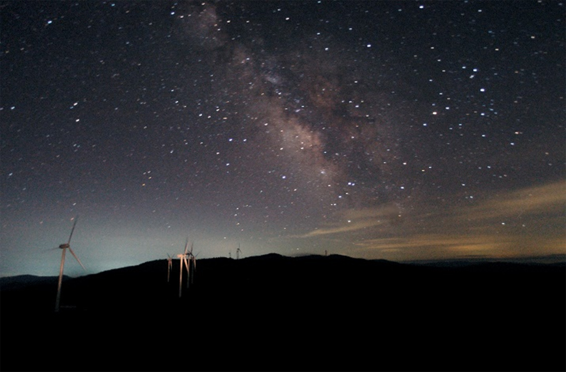 グリーンエネルギー風力発電　星空